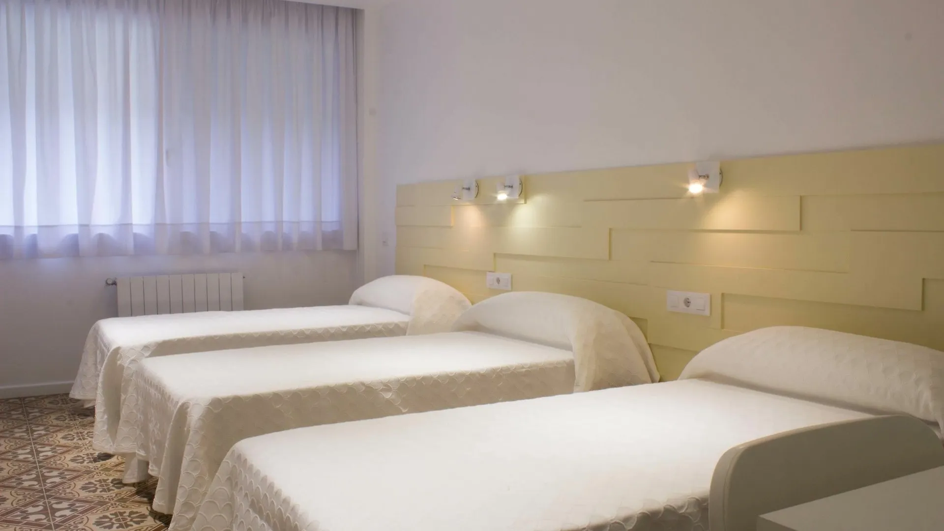 ** Πανσιόν Hostal Nova Barcelona Ισπανία